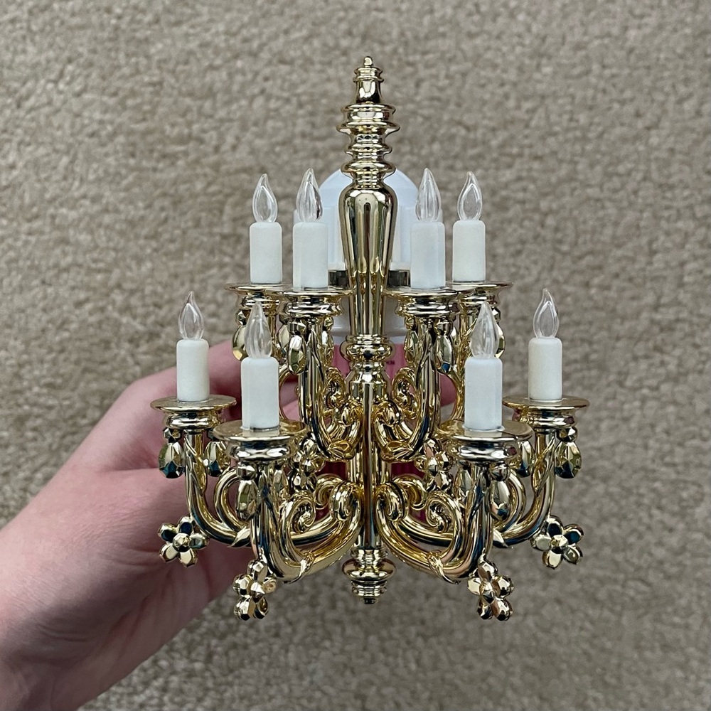 Bath & Body Works Bridgerton Gold Chandelier Nightlight Wallflower Plug - Picture 3 of 16